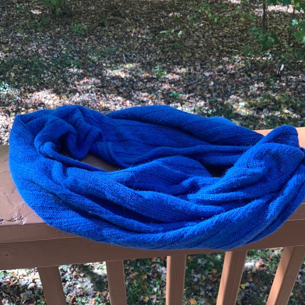 Maria paola Calugi blue infinity scarf